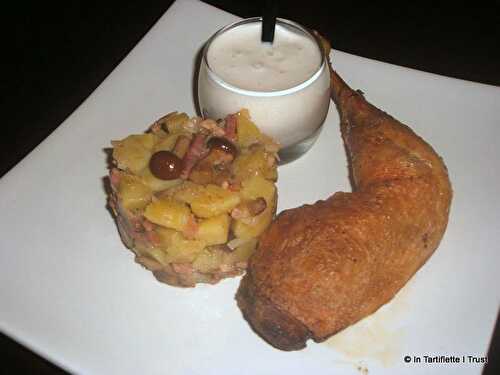 Poulet rôti, poêlée de pommes de terre compagnarde et espumas de jus de poulet