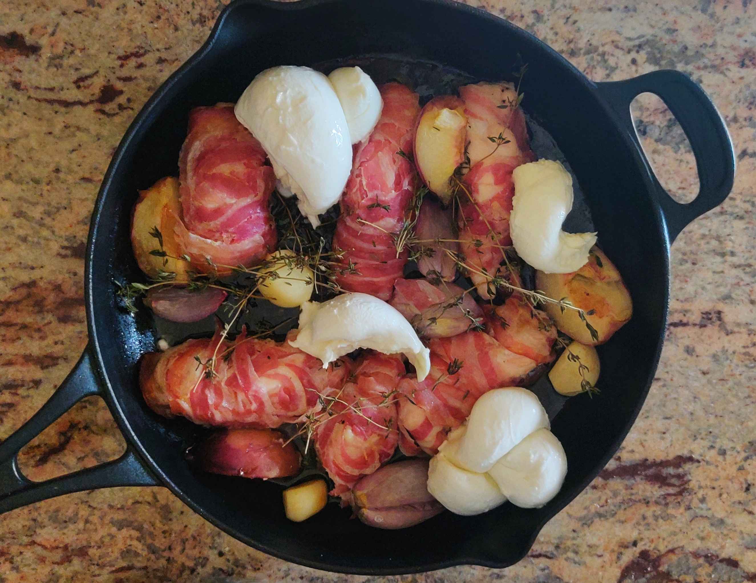 Poulet pancetta pêches mozzarella