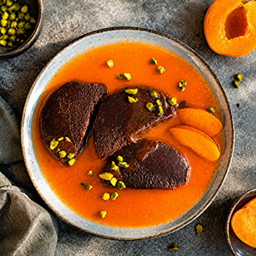 Fondant au chocolat et coulis d’abricot