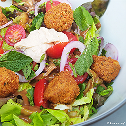 Salade de falafels à la crème de balsamique 