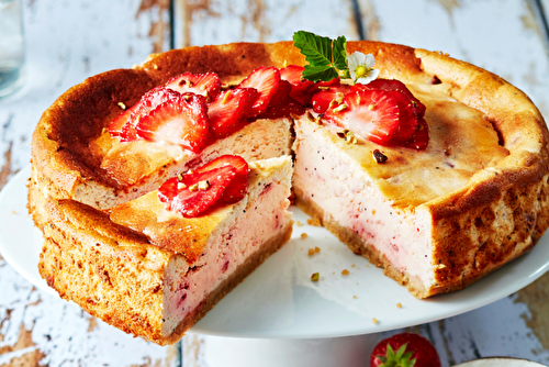 Cheesecake aux fraises Rondes, pistaches et graines de pavot