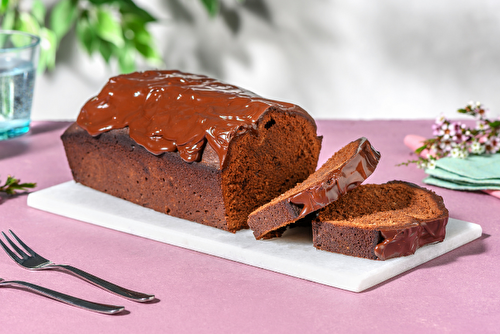 Cake au chocolat nappé de chocolat