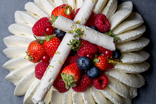 Pavlova aux fruits rouges