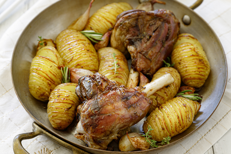 Souris d’agneau parfumées et pommes suédoises