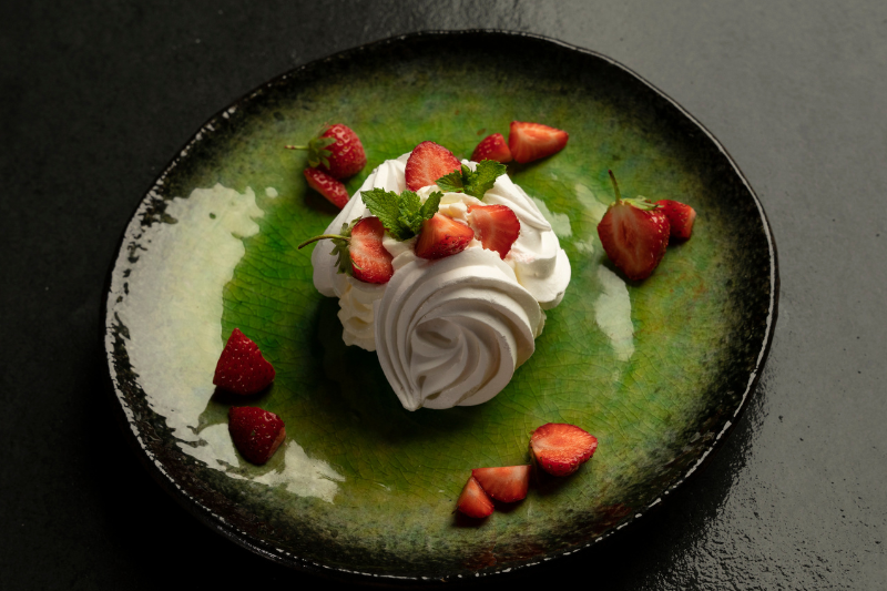 Petites pavlovas aux fraises Zéro Résidu de Pesticides