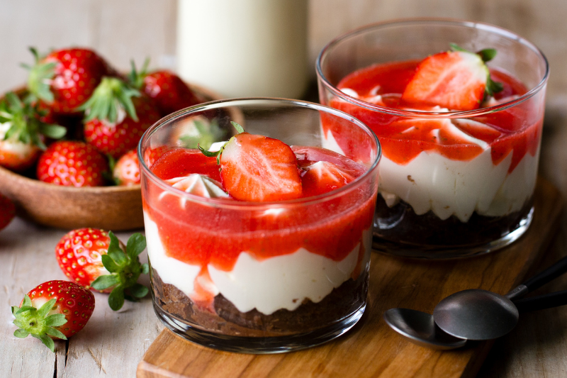 Verrines au moelleux au chocolat et coulis de fruits rouges