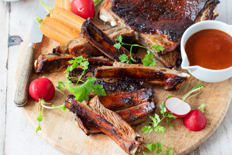 Ribs d’agneau caramélisés à la sauce BBQ