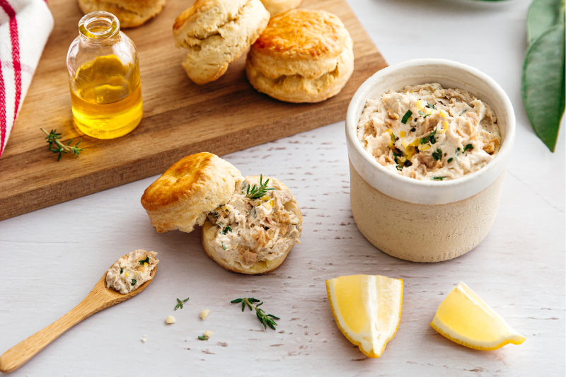 Scones au thym et tartinade de thon Bien Pêché & Fait Ici à l’huile d’olive