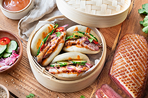 Bao buns au magret, concombre et sauce épicée