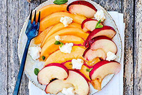 Salade de pêches, melon et brousse d’été