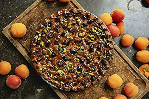 Tarte aux abricots Zéro Résidu de Pesticides, crème de pistache et pluches de Shiso