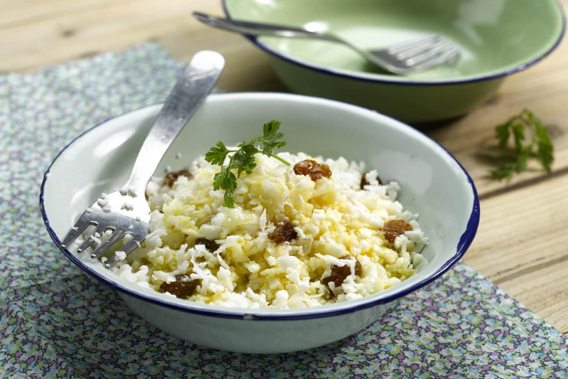 Couscous de chou-fleur aux raisins secs et cumin