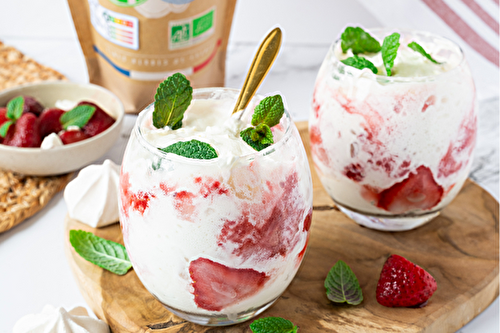 Eton Mess à la compotée de fraises et menthe fraîche