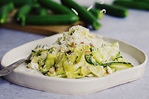 Tagliatelles de courgettes au chèvre frais