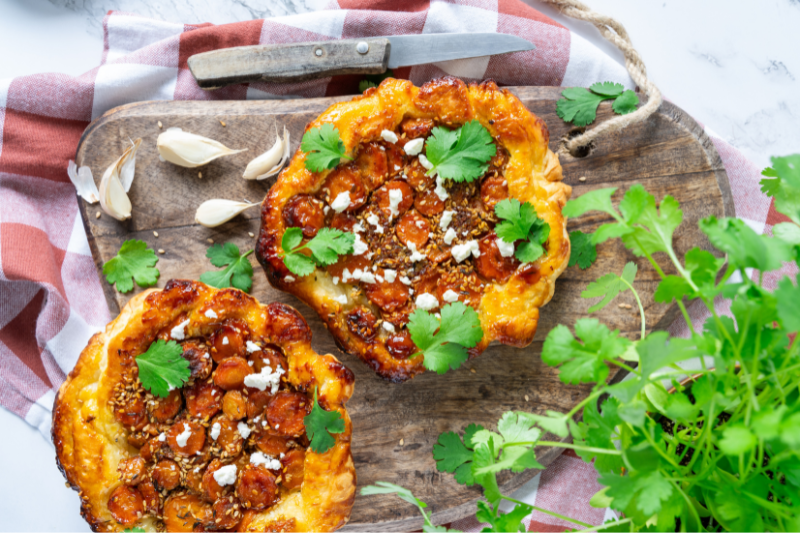 Tatin de carottes à la feta et à la coriandre fraîche