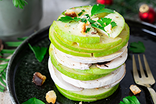 Millefeuilles aux champignons, pommes et persil frais