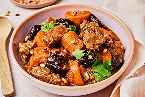 Tajine d’agneau aux pruneaux, patates douces et miel