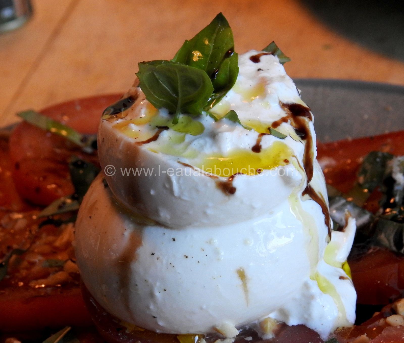 Burrata Sur Salade De Tomates