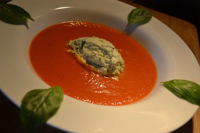 Velouté De Tomate Crème De Mozzarella Au Basilic