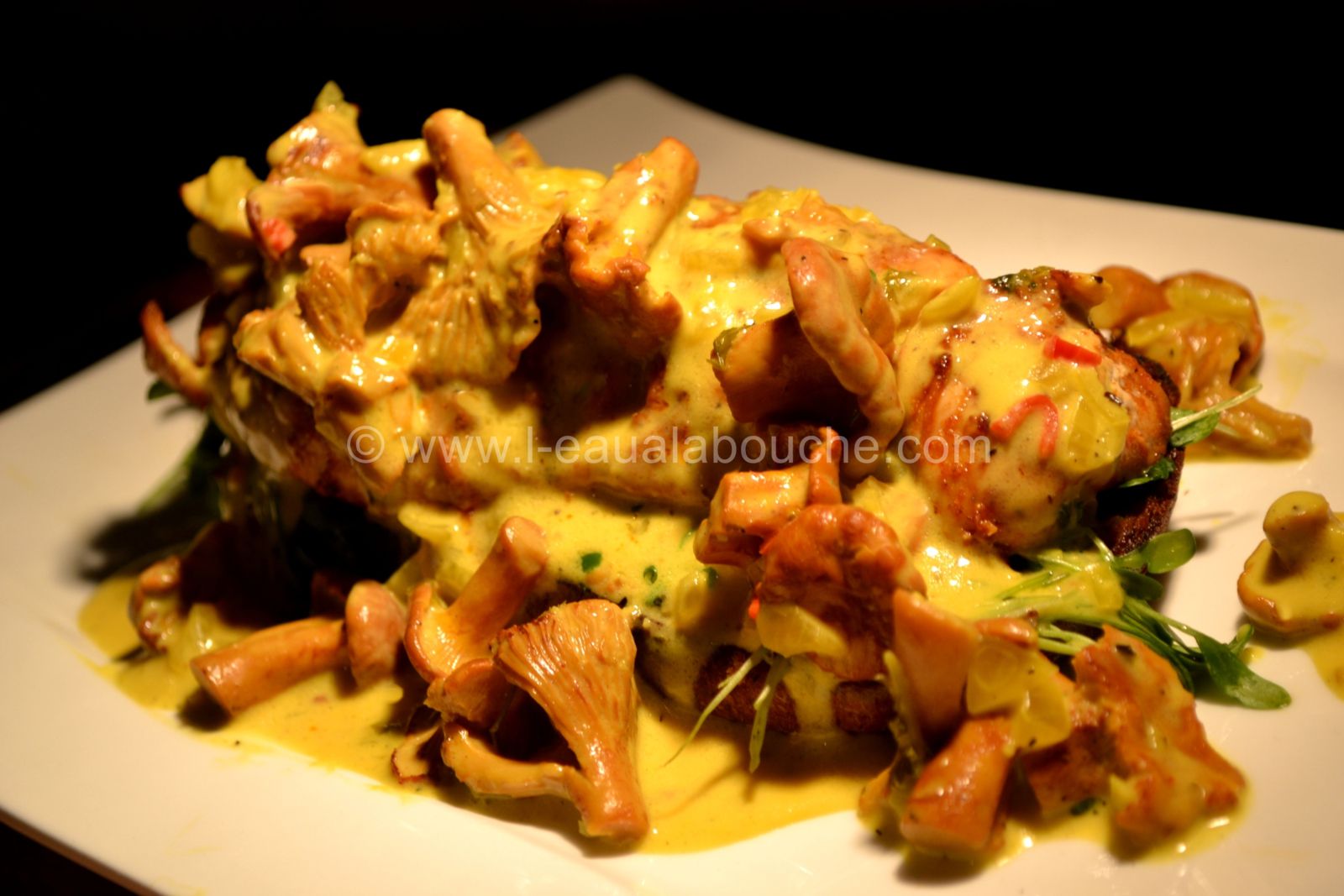 Croustade De Poulet Aux Chanterelles Safranées Sur Lit De Cresson