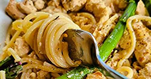 Pâtes crémeuses au tofu et à l'ail