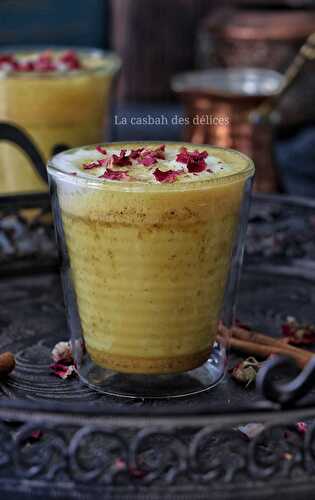 Golden milk, golden latte, haldi ka doodh ou lait d’or : La boisson miracle au curcuma