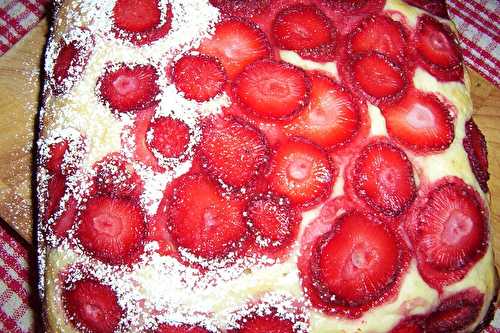 Gâteau si simple, à la fleur d'oranger et fraises....