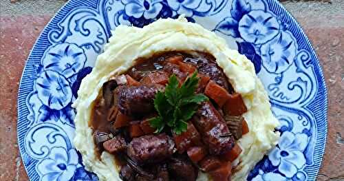 Ragoût de saucisses au vin rouge 