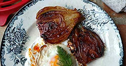 Œufs au plat au yaourt, fenouil caramélisé