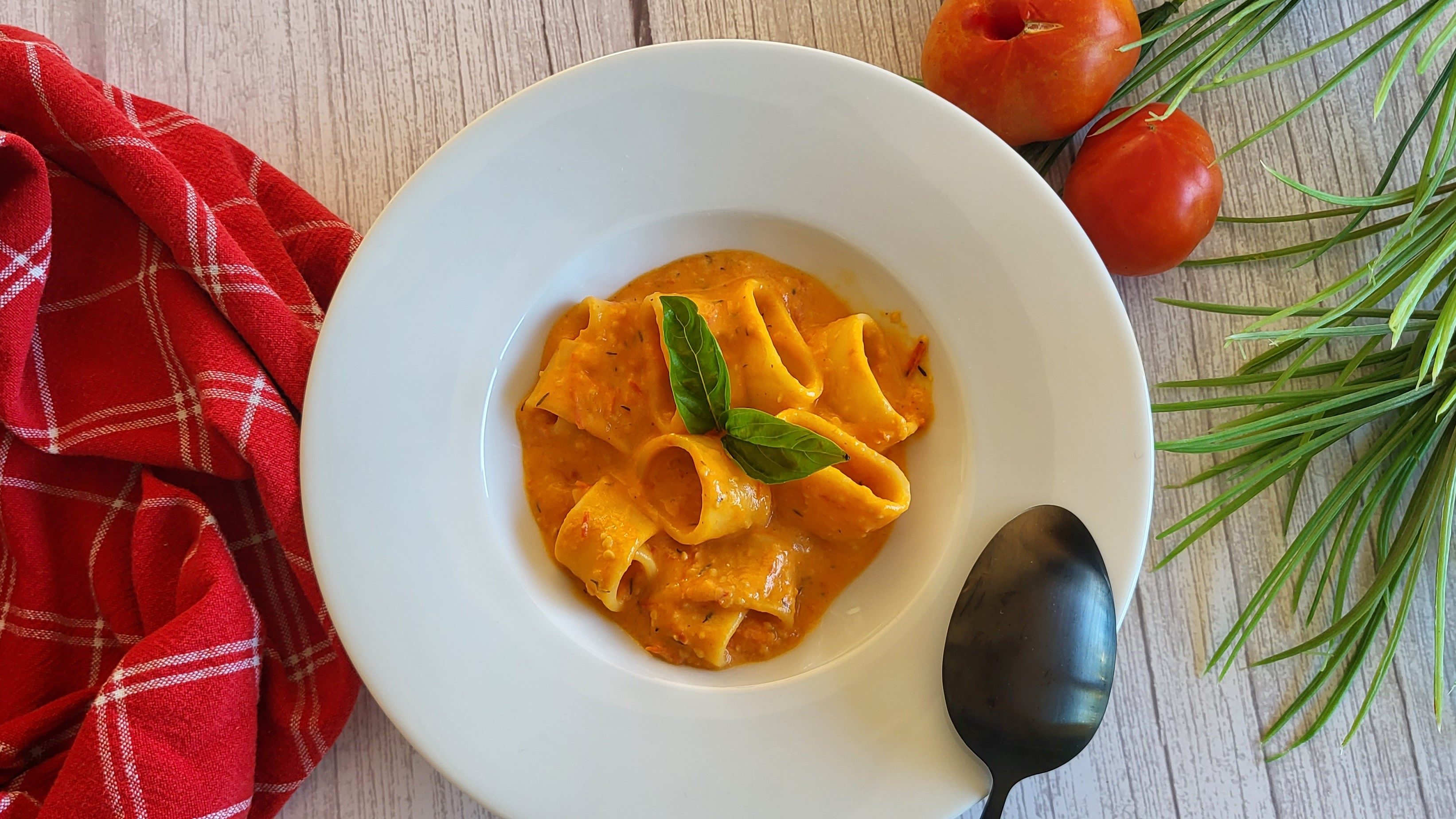 Pasta à la sauce ricotta et tomates rôties