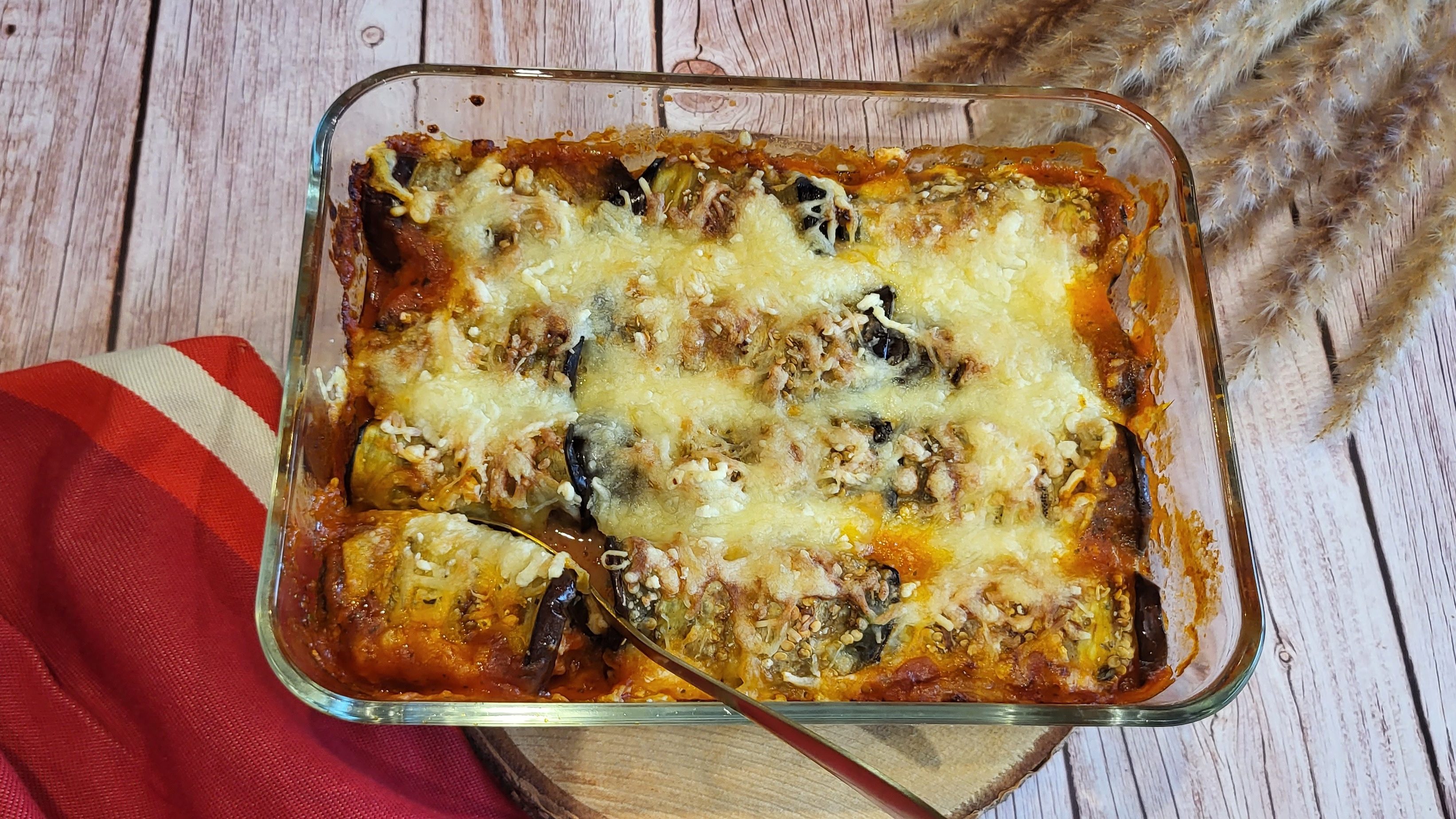 Roulés d’aubergine à la chair à saucisse et à la feta