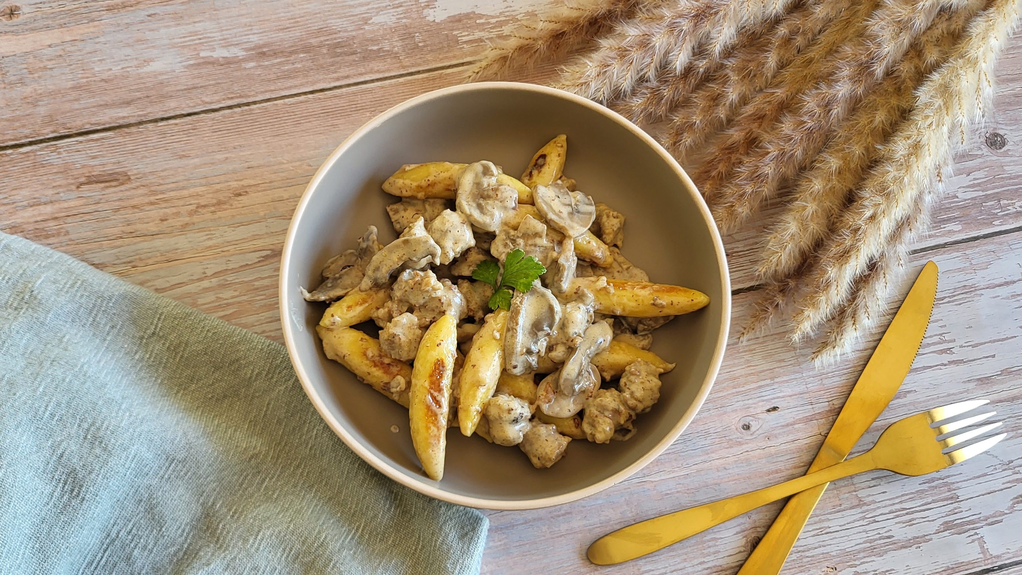 Gnocchis alsacien aux saucisses, champignons et parmesan