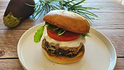 Burger Aubergine Panée, Pesto & Mozza