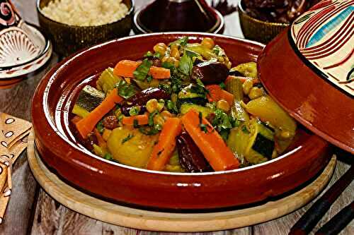 Tajine de légumes aux dattes et raisins secs