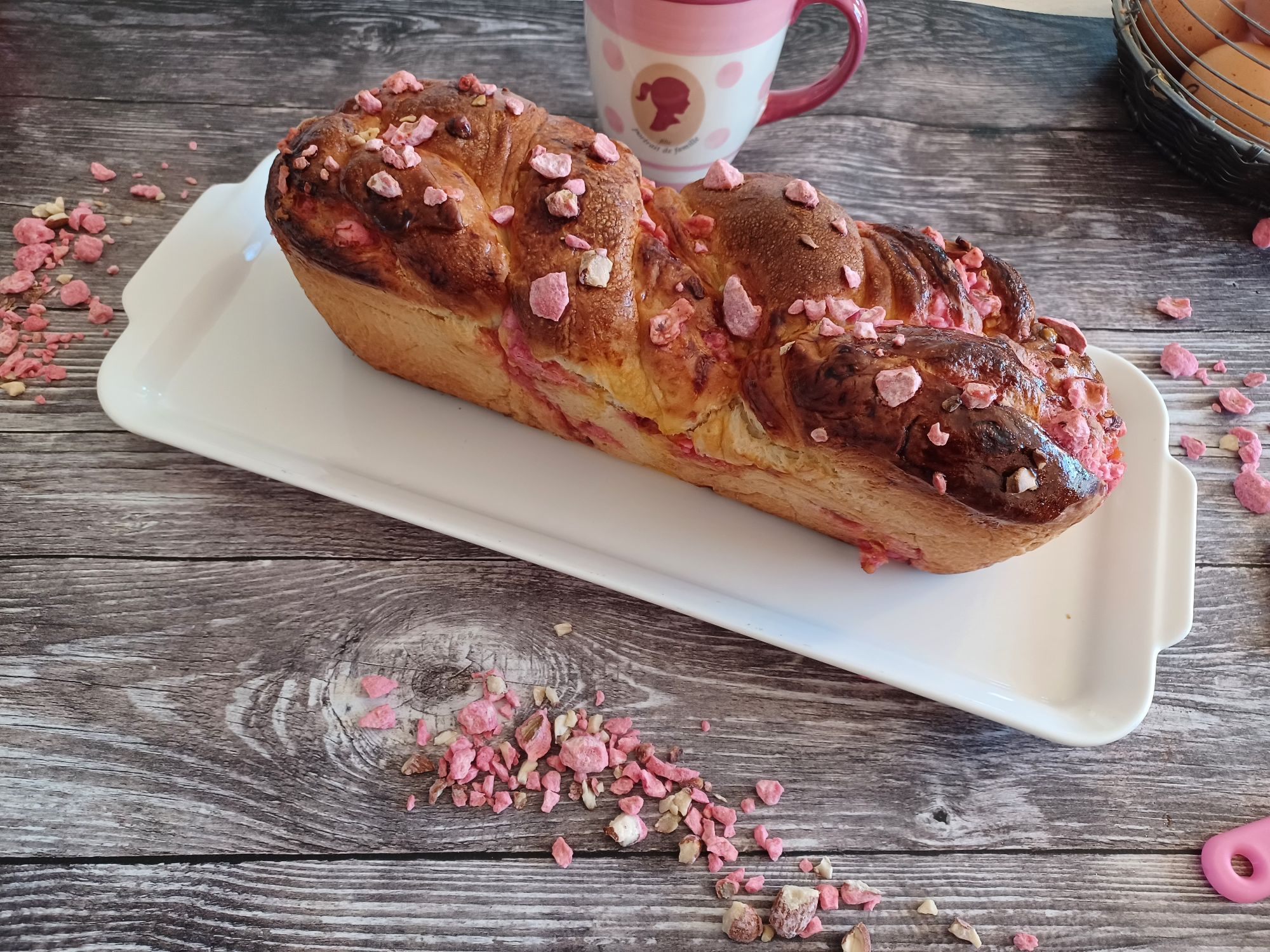 Babka aux pralines roses