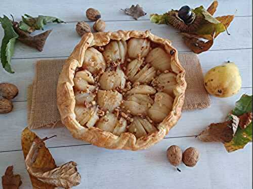 Tarte rustique poire, crème de marrons vanillée et noix