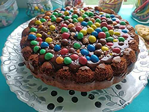 Gâteau au chocolat glaçage M&M’s