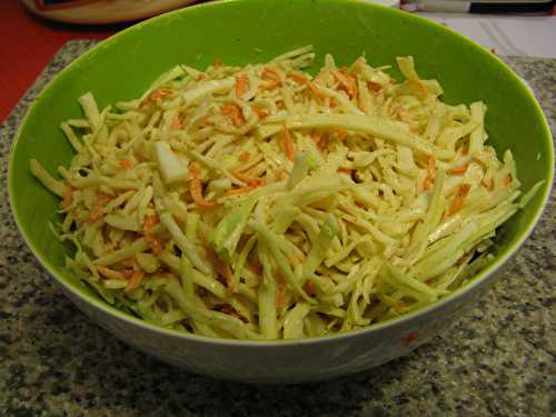 Salade de chou et carottes américaine (Coleslaw)