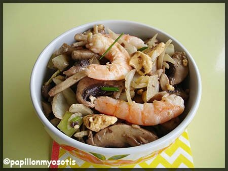 SALADE AUX CHAMPIGNONS, OIGNONS ET CREVETTES