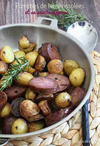 Pommes de terre rissolées et sa saucisse fumée