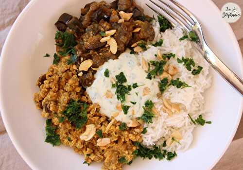 Indian buddha bowl: curry d'aubergine et lentilles en sauce aux noix de cajou - recette végétale