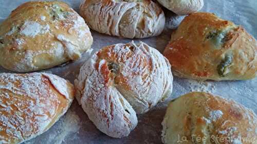 Petits pains aux olives sans pétrissage, simples et rapides, mais tellement bons!