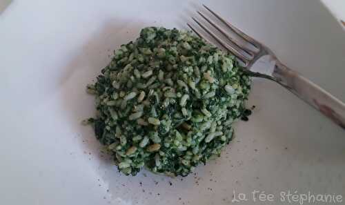 Risotto aux épinards: une recette pour faire manger des légumes aux enfants