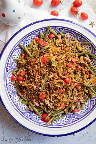 Salade repas complète et équilibrée: grano saraceno (blé noir), haricots et seitan