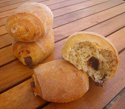 Petits pains briochés légers au chocolat,noix de muscade et cannelle