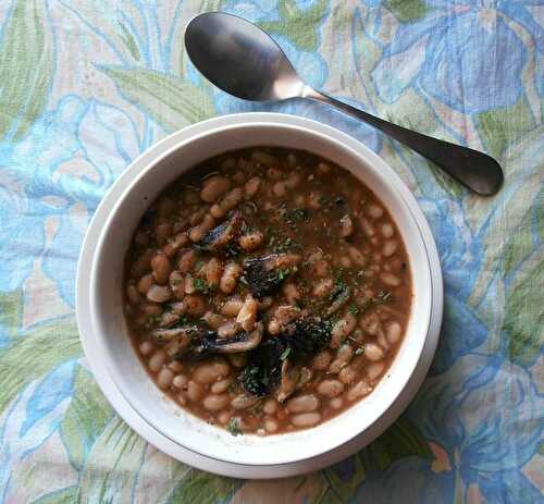 Haricots blancs aux herbes et aux champignons