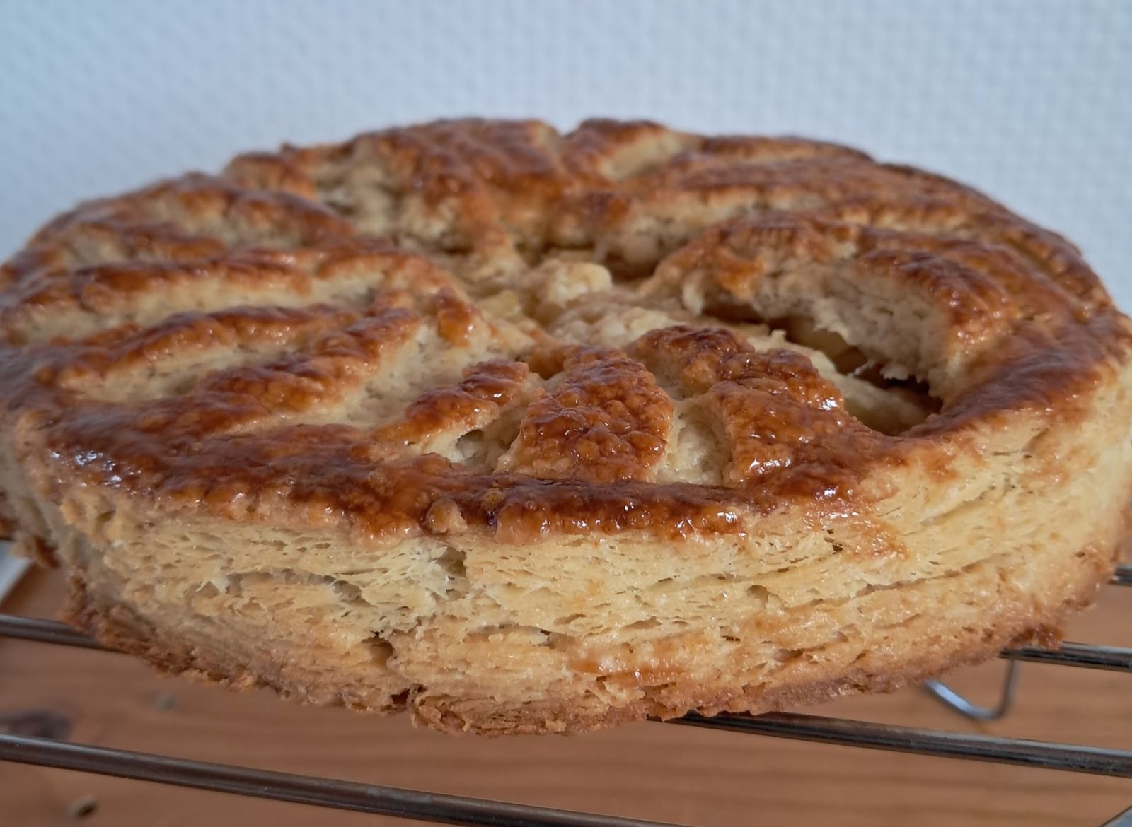 Galette des rois à la pomme et caramel beurre salé