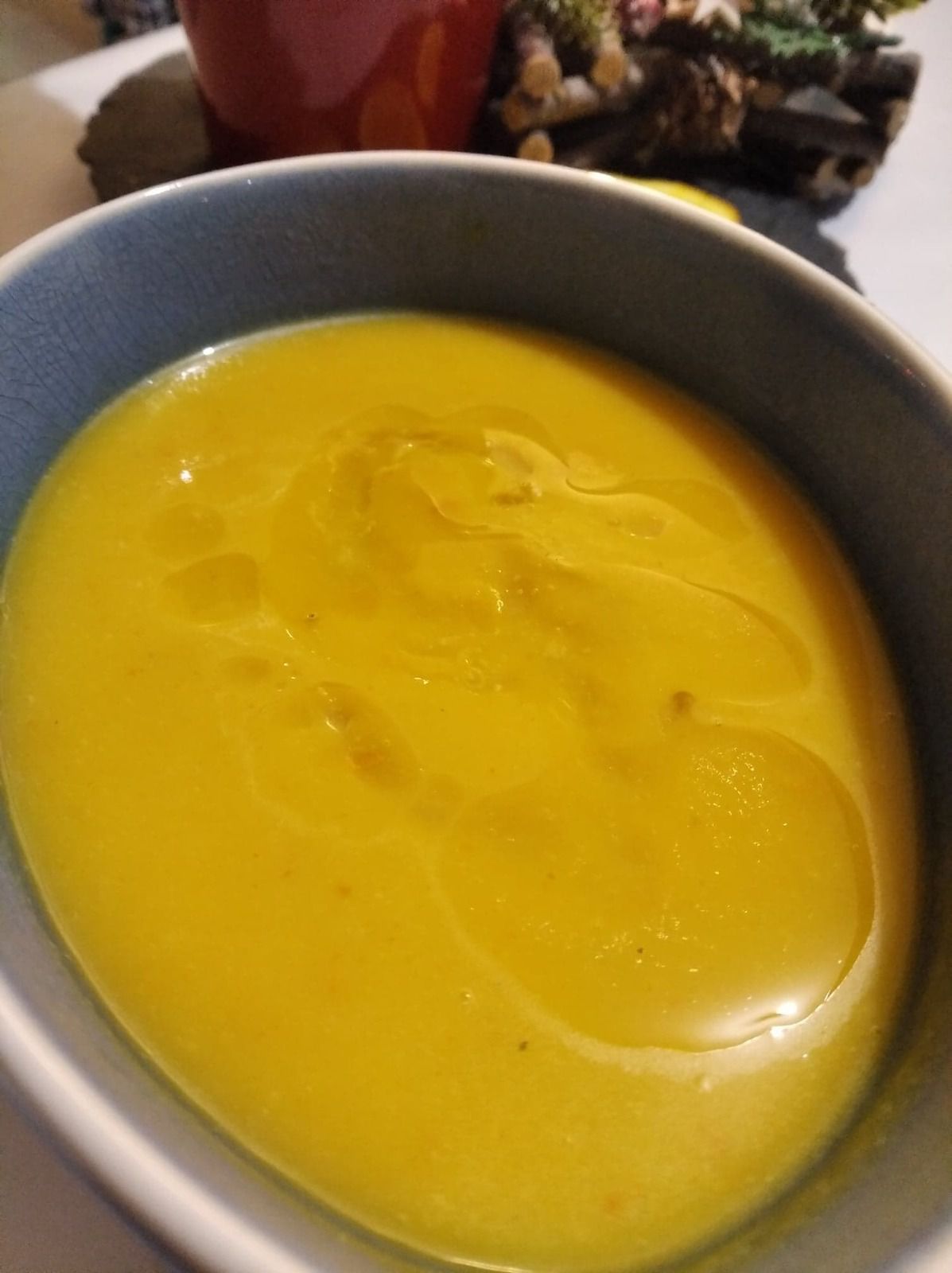 Un doux velouté de citrouille rôti, à la pomme et un soupçon d'huile de noix