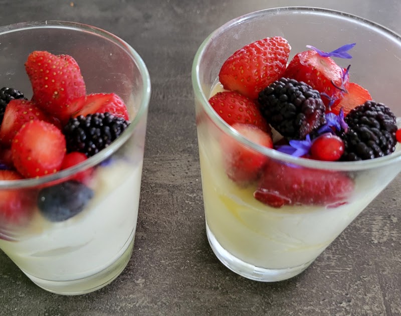 Crème de mascarpone au citron et fruits rouges