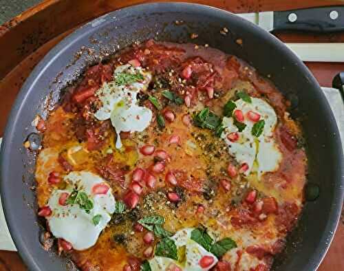 Shakshuka aux graines de grenade, menthe et za'atar